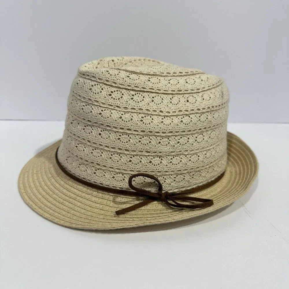Accessorize straw paper